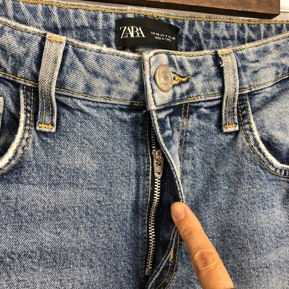 Zara Medium Wash straight leg High Rise cropped  Raw Hem Jeans size 30. - Picture 12 of 15